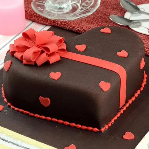 Chocolate Raspberry Fondant Cake – Bec's Table