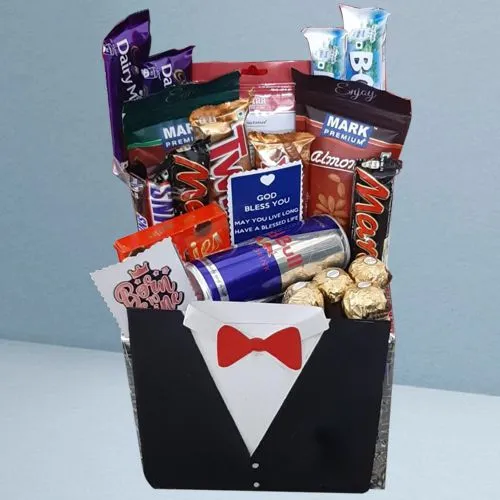 angroos Cloud Nine Gift Hamper For Male Boss With Chocolates, And Leather  Accessories Combo Price in India - Buy angroos Cloud Nine Gift Hamper For  Male Boss With Chocolates, And Leather Accessories