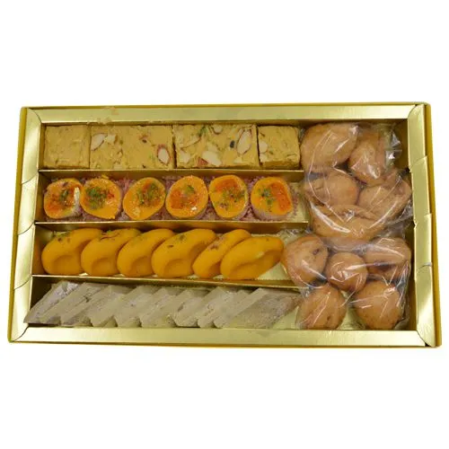 Sweets Gift Pack at Rs 200/piece | Laddu sweet Box in Greater Noida | ID:  20619834273